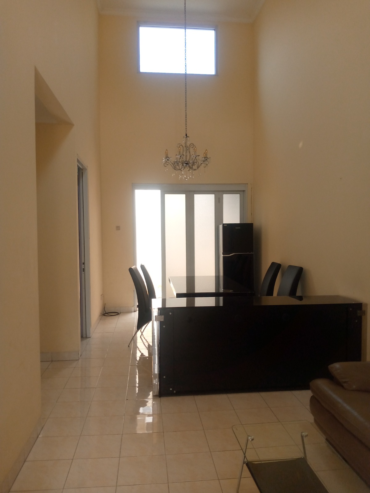 Rumah Dijual Semi Furnished di Cluster Hawaii Deltamas